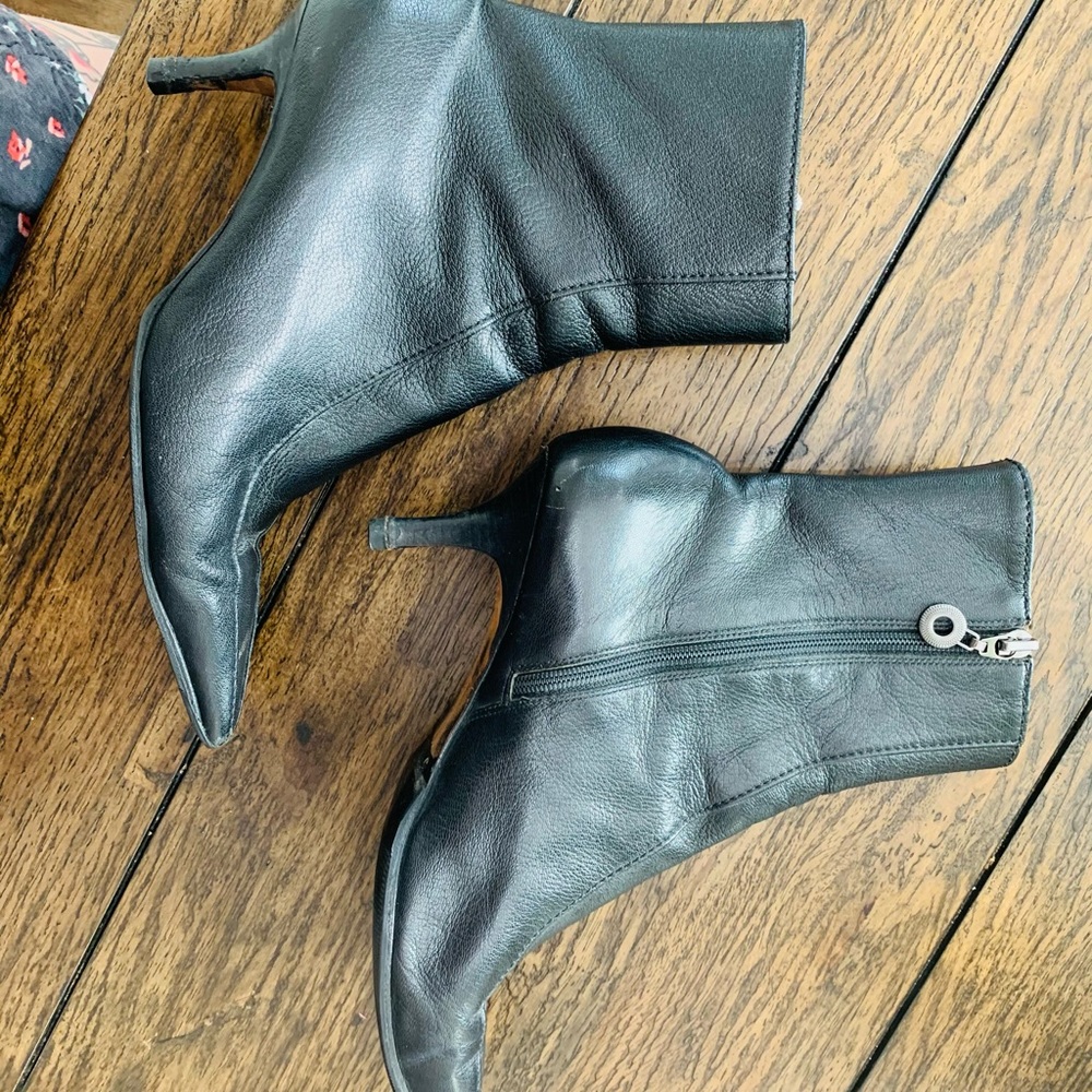 Pointed Toe Booties - Picture 9 of 10